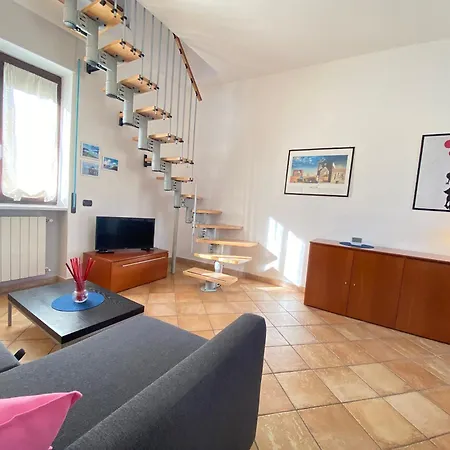 La Discografica, Graziosa Ed Elegante Per Gruppi E Famiglie, Con Parcheggio Gratuito Esterno Apartment