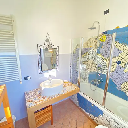 Apartment La Discografica, Graziosa Ed Elegante Per Gruppi E Famiglie, Con Parcheggio Gratuito Esterno *