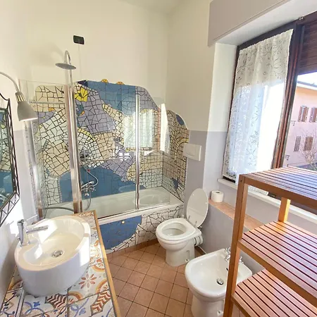 Apartment La Discografica, Graziosa Ed Elegante Per Gruppi E Famiglie, Con Parcheggio Gratuito Esterno